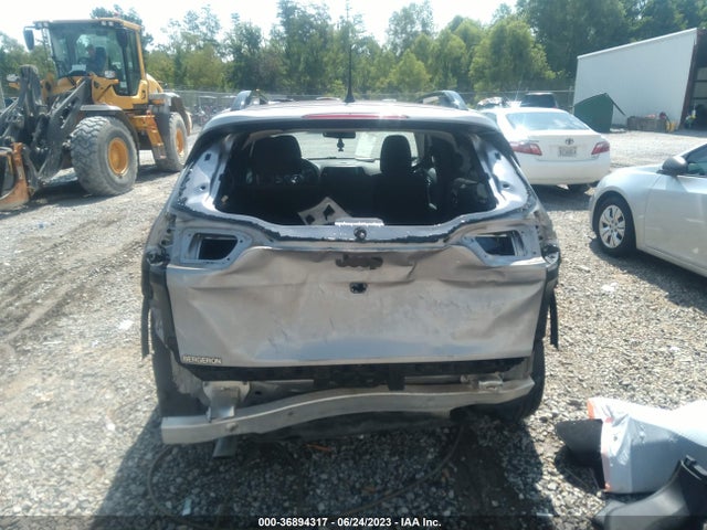 1C4PJLCB1JD537741 Jeep Cherokee Latitude