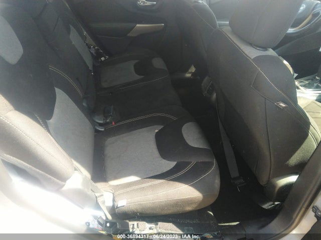 1C4PJLCB1JD537741 Jeep Cherokee Latitude
