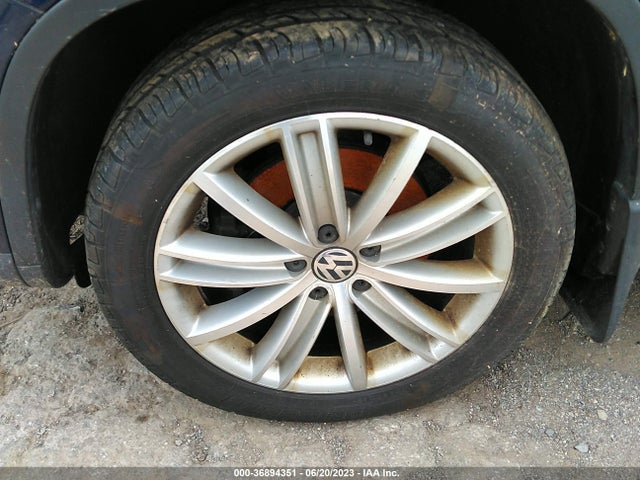 WVGBV7AX8FW545119 Volkswagen Tiguan Sel
