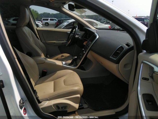 2015 VOLVO XC60 T5 DRIVE-E PREMIER VIN: YV440MDB3F2610036