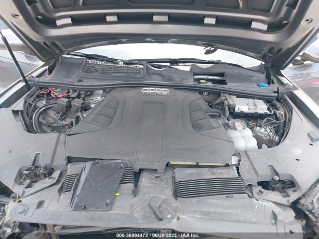 WA1VAAF72JD052215 Audi Q7 Prestige