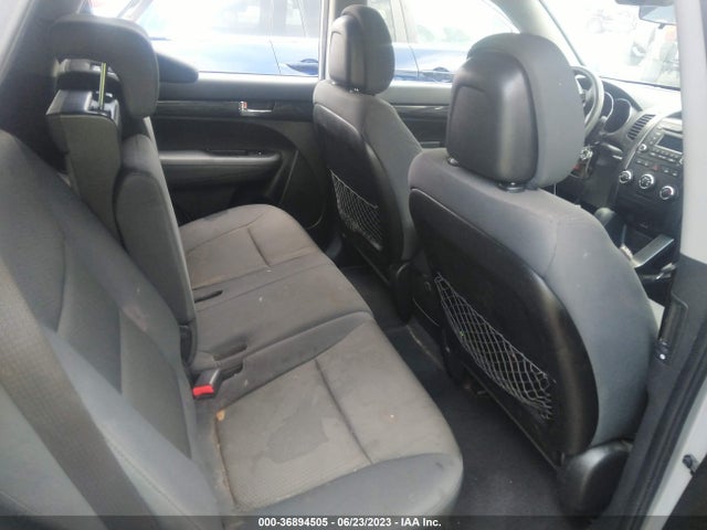 2013 KIA SORENTO LX VIN: 5XYKT4A27DG368392