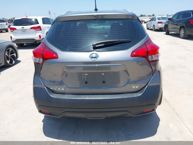 2018 NISSAN KICKS SV VIN: 3N1CP5CUXJL543318