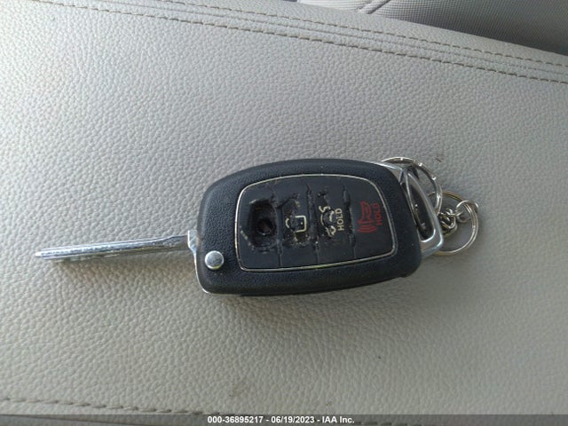 2015 HYUNDAI SONATA 2.4L SE VIN: 5NPE24AF4FH243087