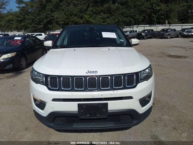 3C4NJCBB1JT123751 Jeep Compass Latitude