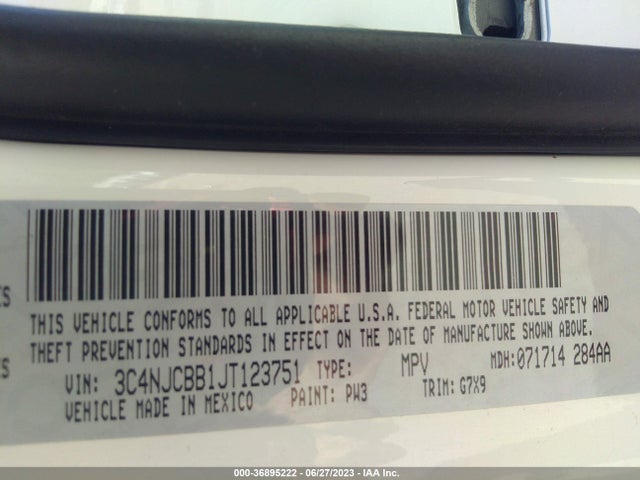 3C4NJCBB1JT123751 Jeep Compass Latitude