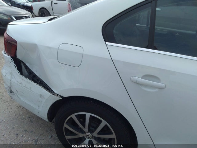 3VWDB7AJ1HM282800 Volkswagen Jetta 1.4t Se