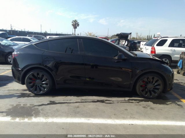 7SAYGDEF1NF538088 Tesla Model Y Performance