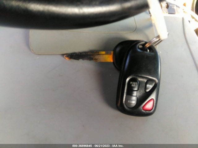 36896845 :رقم المزاد ، JM1NB353840401130 vin ، 2004 Mazda Mx-5 Miata Ls مزاد بيع
