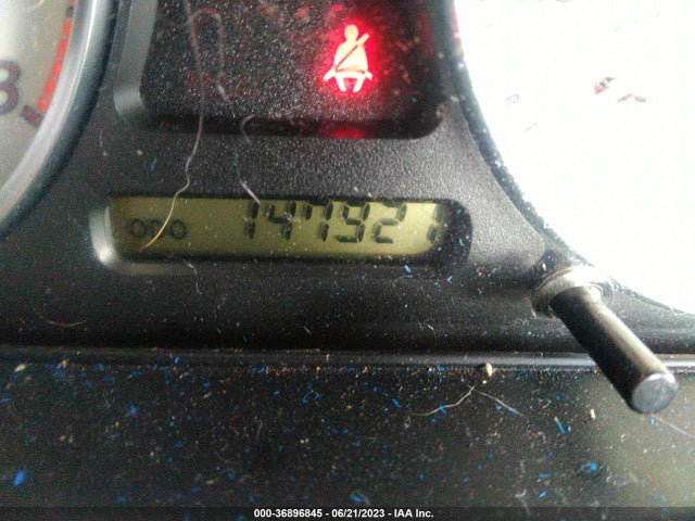 36896845 :رقم المزاد ، JM1NB353840401130 vin ، 2004 Mazda Mx-5 Miata Ls مزاد بيع