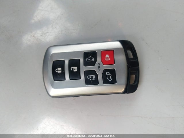 Toyota Sienna Xle Auto Access 2018 5TDYZ3DC7JS945606 Image 3