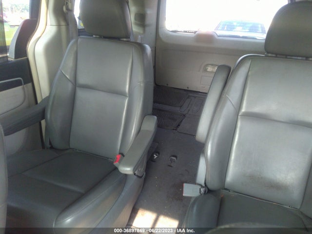2010 VOLKSWAGEN ROUTAN SE VIN: 2V4RW3D18AR237004