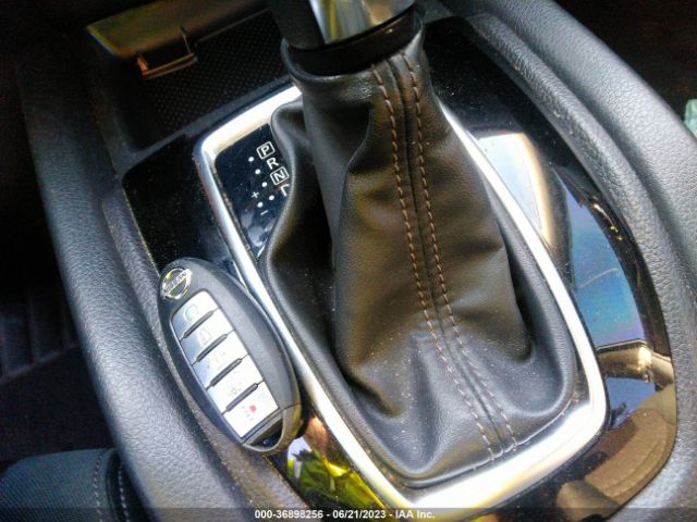 5N1AT2MT8HC894105 Nissan ROGUE SV