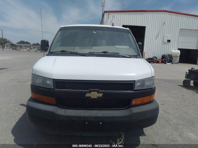 Chevrolet Express Passenger Ls 2018 1GAZGNFG6J1341878 Image 4