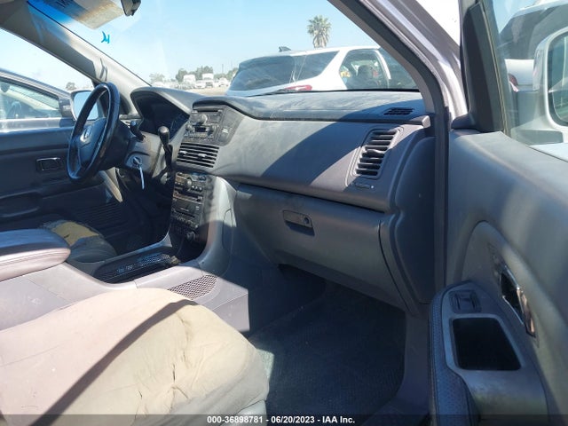 2005 HONDA PILOT EX-L WITH RES VIN: 2HKYF18655H511911