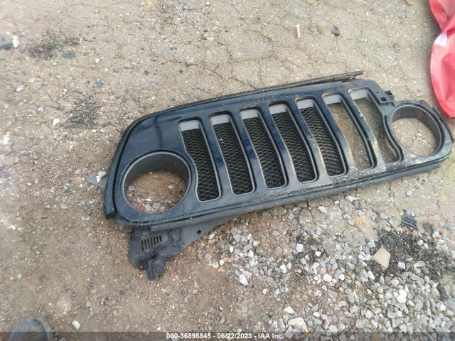 1C4HJXFG4JW148907 Jeep Wrangler Unlimited Rubicon