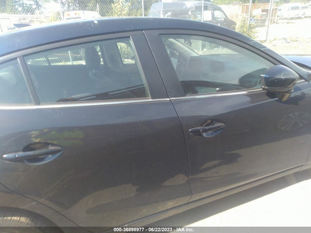 Mazda Mazda3 4-door Touring 2018 3MZBN1V36JM208950 Image 13