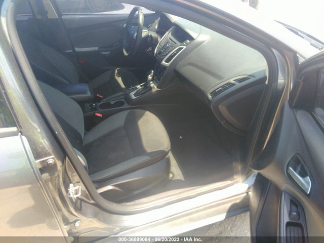2014 FORD FOCUS SE VIN: 1FADP3K2XEL374933