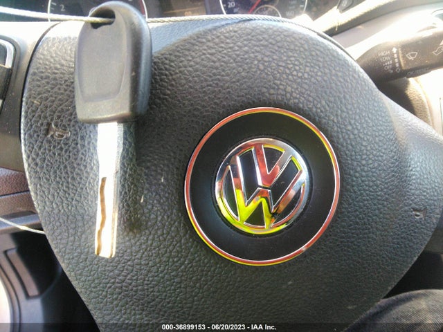 1VWAT7A31EC115464 Volkswagen Passat Wolfsburg Ed
