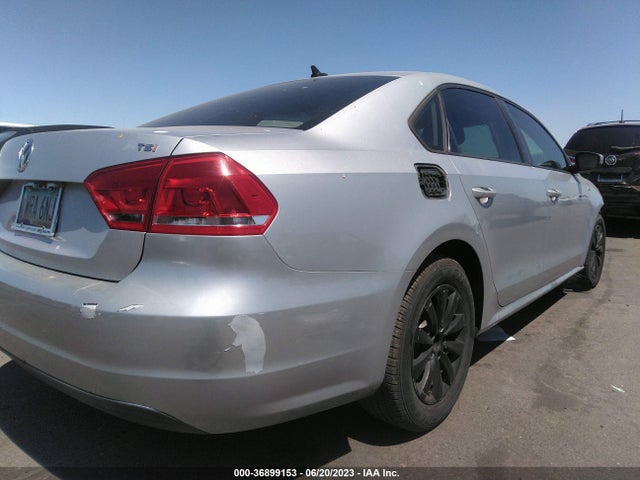 1VWAT7A31EC115464 Volkswagen Passat Wolfsburg Ed