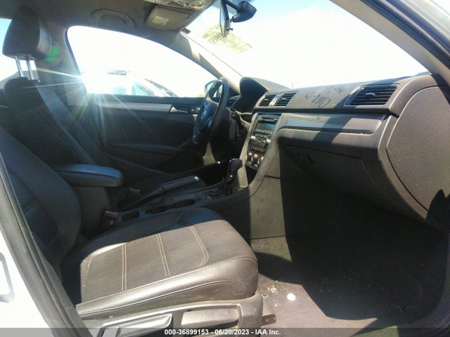 1VWAT7A31EC115464 Volkswagen Passat Wolfsburg Ed