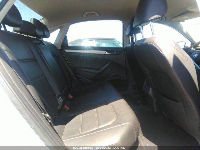 1VWAT7A31EC115464 Volkswagen Passat Wolfsburg Ed