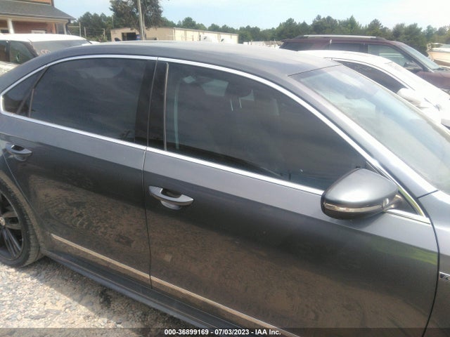 1VWDT7A34HC071400 Volkswagen Passat 1.8t R-line