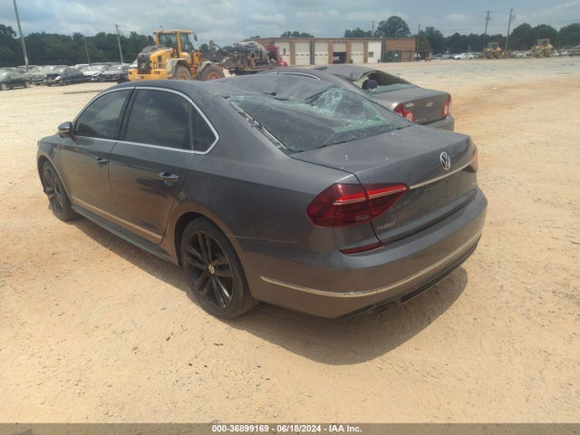 1VWDT7A34HC071400 Volkswagen Passat 1.8t R-line