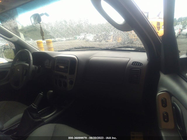 2005 FORD ESCAPE XLT VIN: 1FMYU93195KA90675