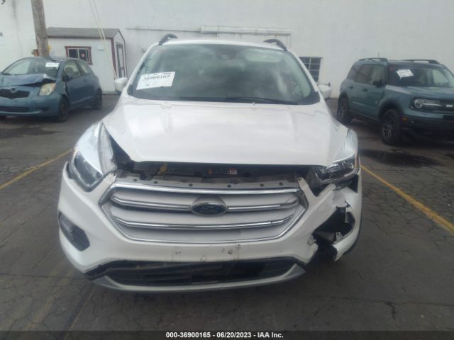 1FMCU9GD4JUC36395 Ford ESCAPE SE
