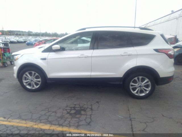 1FMCU9GD4JUC36395 Ford ESCAPE SE