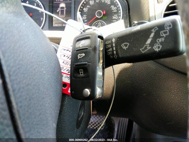 WVGAV7AX8GW546929 Volkswagen TIGUAN S