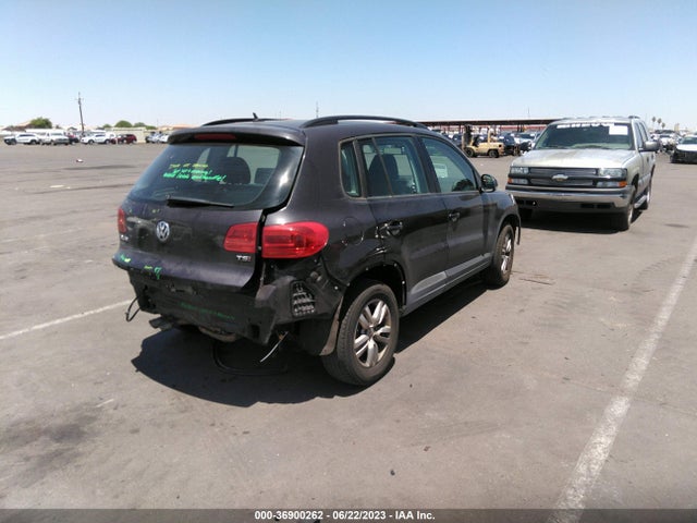 WVGAV7AX8GW546929 Volkswagen TIGUAN S