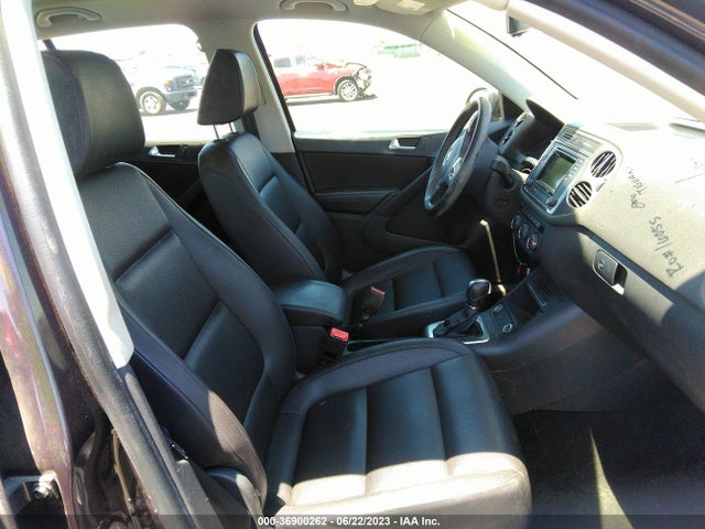 WVGAV7AX8GW546929 Volkswagen TIGUAN S