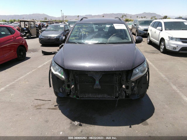 WVGAV7AX8GW546929 Volkswagen TIGUAN S
