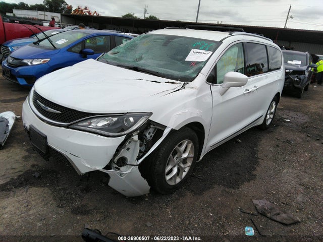 2C4RC1BG3JR123040 Chrysler Pacifica Touring L