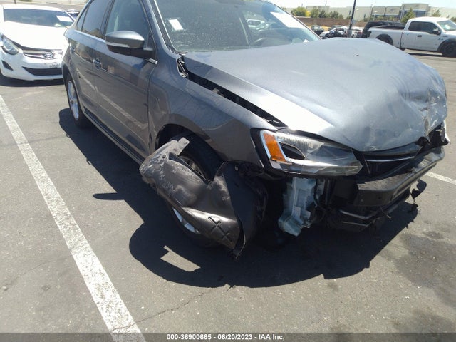3VWD17AJ5EM299999 Volkswagen Jetta Sedan Se W/connectivity