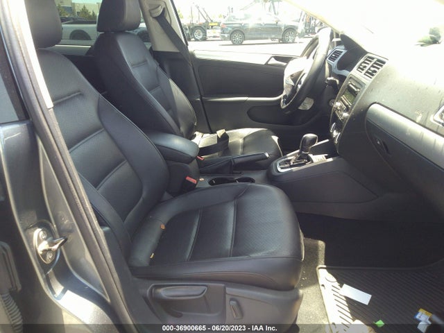 3VWD17AJ5EM299999 Volkswagen Jetta Sedan Se W/connectivity