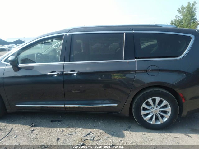 2C4RC1EG3JR136317 Chrysler Pacifica Touring L Plus