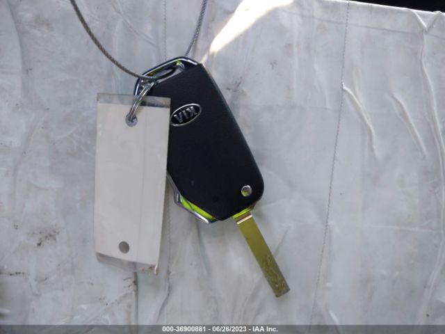 KNDEU2AA1M7126250 KIA SELTOS S