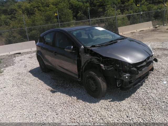 Toyota Prius C One/three/two/four 2014 JTDKDTB33E1565513 Image 1