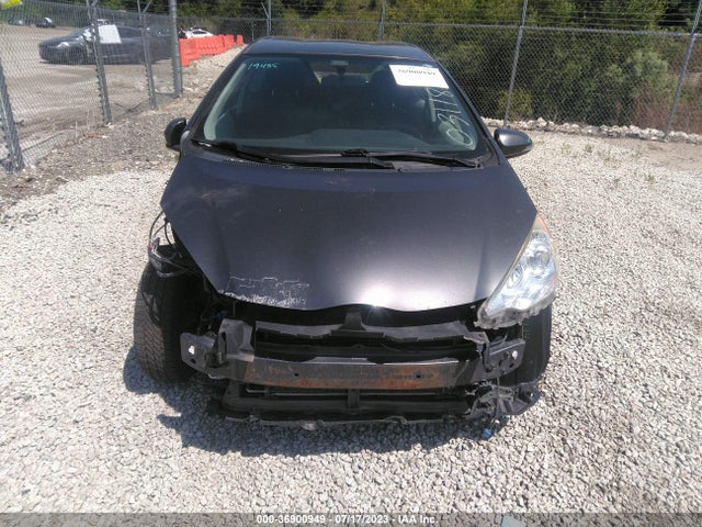 Toyota Prius C One/three/two/four 2014 JTDKDTB33E1565513 Image 4
