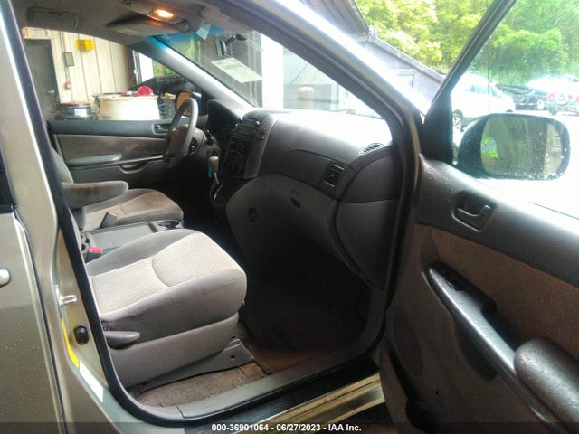 2010 TOYOTA SIENNA LE VIN: 5TDJK4CC6AS031974