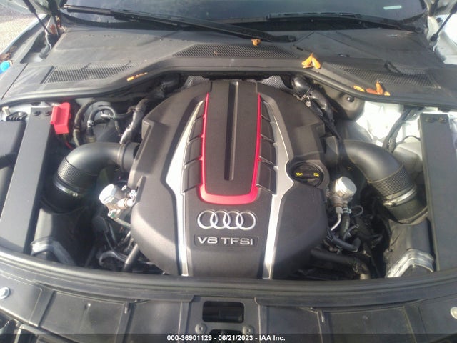 2015 Audi S8, VIN: WAUK2AFD5FN008235
