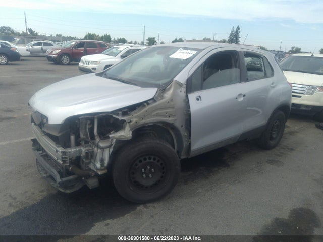 Chevrolet TRAX LS 2016 3GNCJKSB6GL264378 Image 2