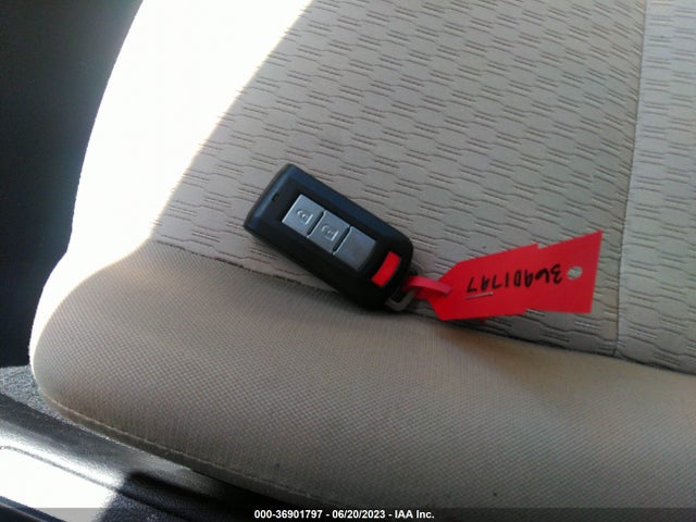 JA4AD3A34EZ017125 Mitsubishi Outlander Se