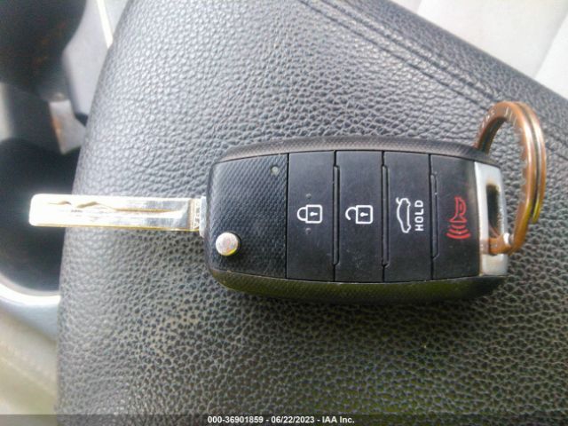 5XXGM4A79FG443972 KIA Optima Lx