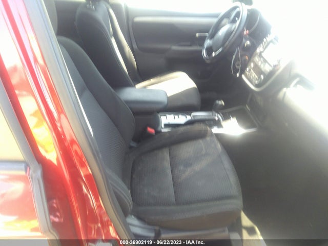 JA4AD2A32HZ065379 Mitsubishi Outlander Es
