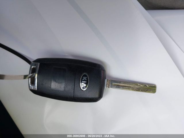 KNAGM4A72F5585629 KIA Optima Lx