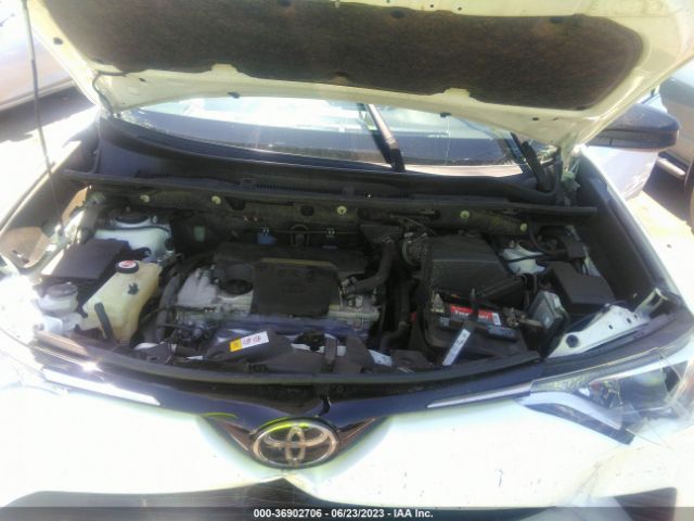 JTMZFREV9JJ174532 Toyota RAV4 LE